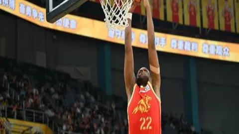 “C罗全球签约热潮！”